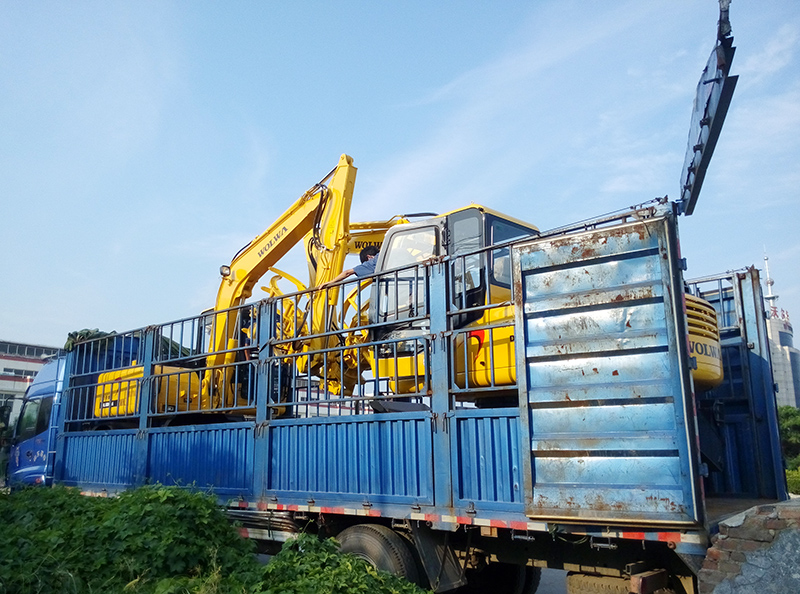 6臺沃爾華系列挖掘機出口菲律賓 6臺沃爾華系列挖掘機出口菲律賓