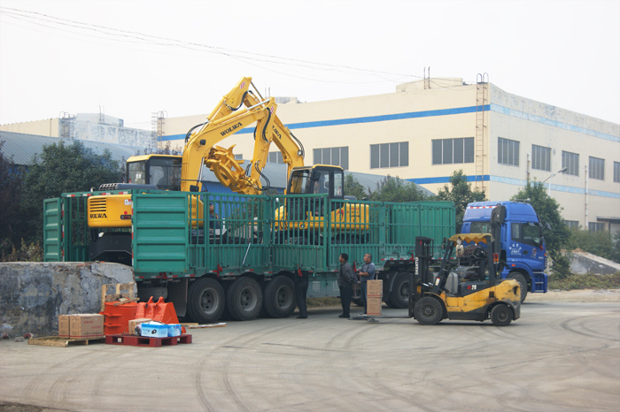 沃爾華集團(tuán)7臺(tái)DLS系列挖掘機(jī)順利出口古巴共和國(guó) 沃爾華集團(tuán)7臺(tái)DLS系列挖掘機(jī)順利出口古巴共和國(guó)