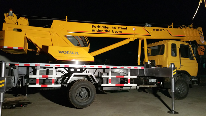 沃爾華集團12噸汽車起重機順利出口泰國 沃爾華集團12噸汽車起重機順利出口泰國