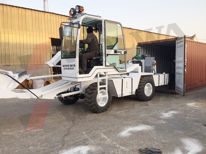 沃爾華集團2臺混凝土自動上料車順利出口法國