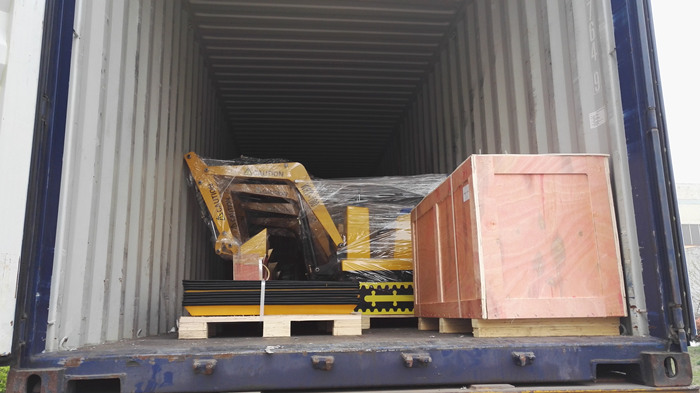 沃爾華集團(tuán)40臺兒童挖掘機(jī)批量出口新加坡