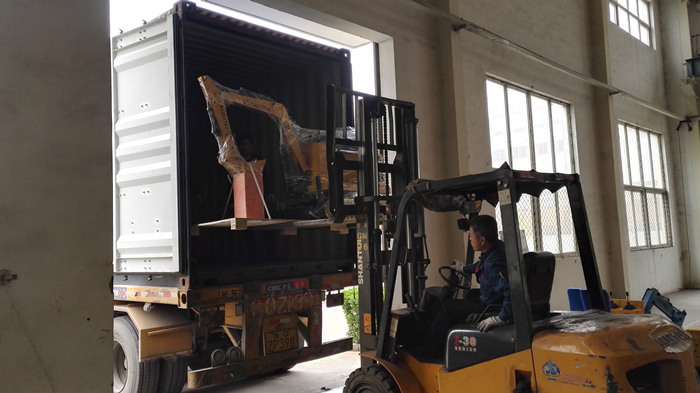 沃爾華集團(tuán)40臺兒童挖掘機(jī)批量出口新加坡