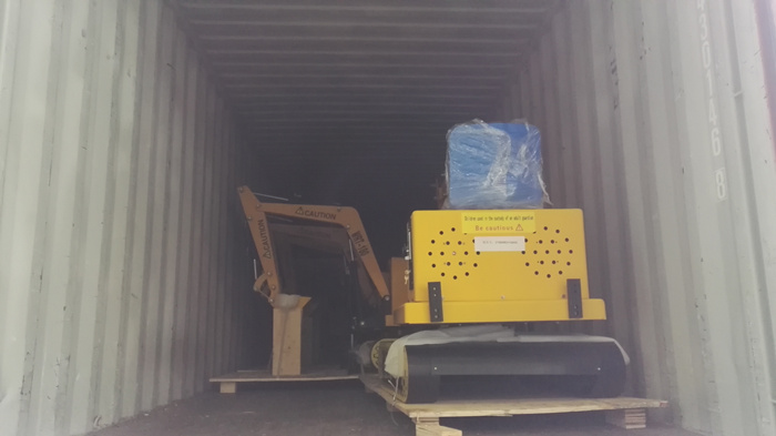 沃爾華集團第二批20臺兒童挖掘機發(fā)往新加坡 沃爾華集團第二批20臺兒童挖掘機發(fā)往新加坡