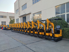 沃爾華集團一批小型挖掘機出口歐洲市場