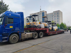 沃爾華集團一批挖掘機和叉車出口南美地區